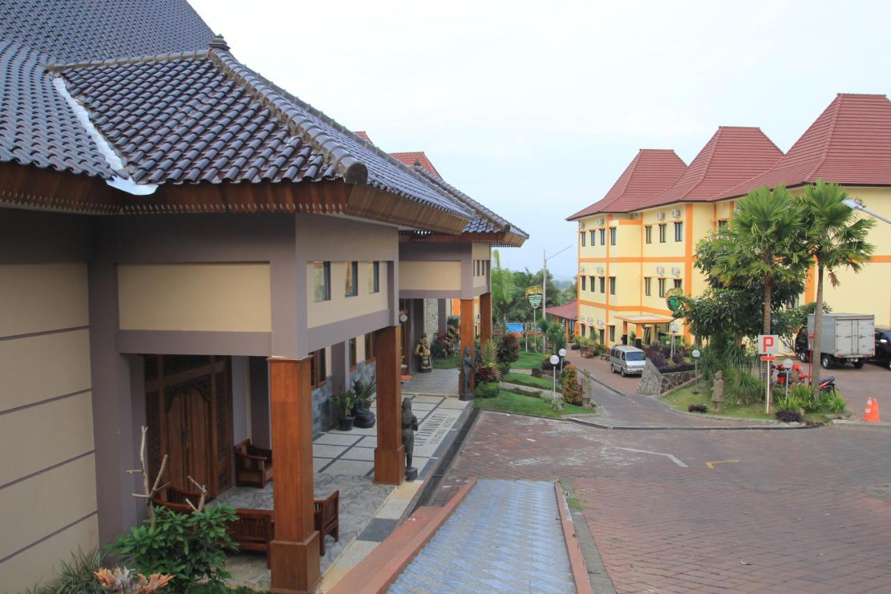 Ciptaningati Hotel Batu  Luaran gambar
