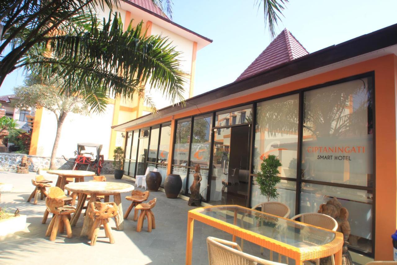 Ciptaningati Hotel Batu  Luaran gambar