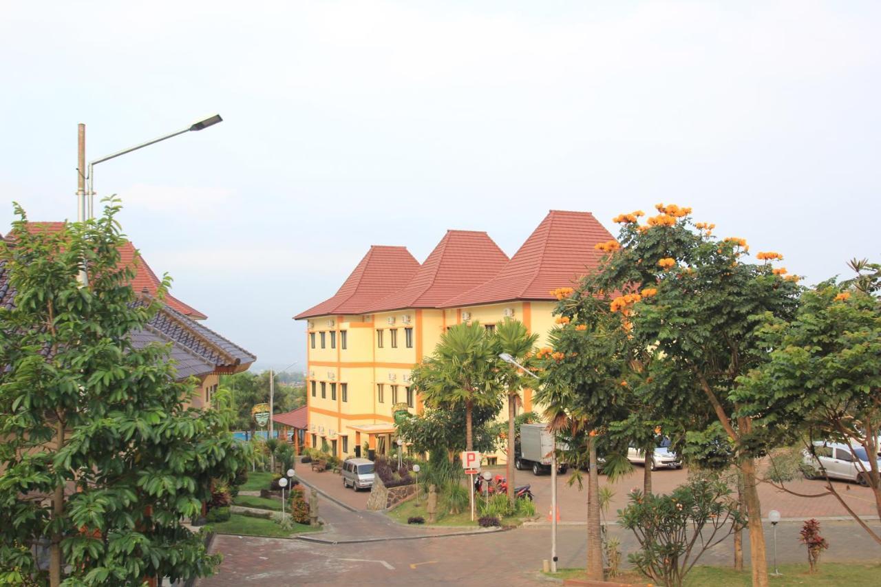 Ciptaningati Hotel Batu  Luaran gambar