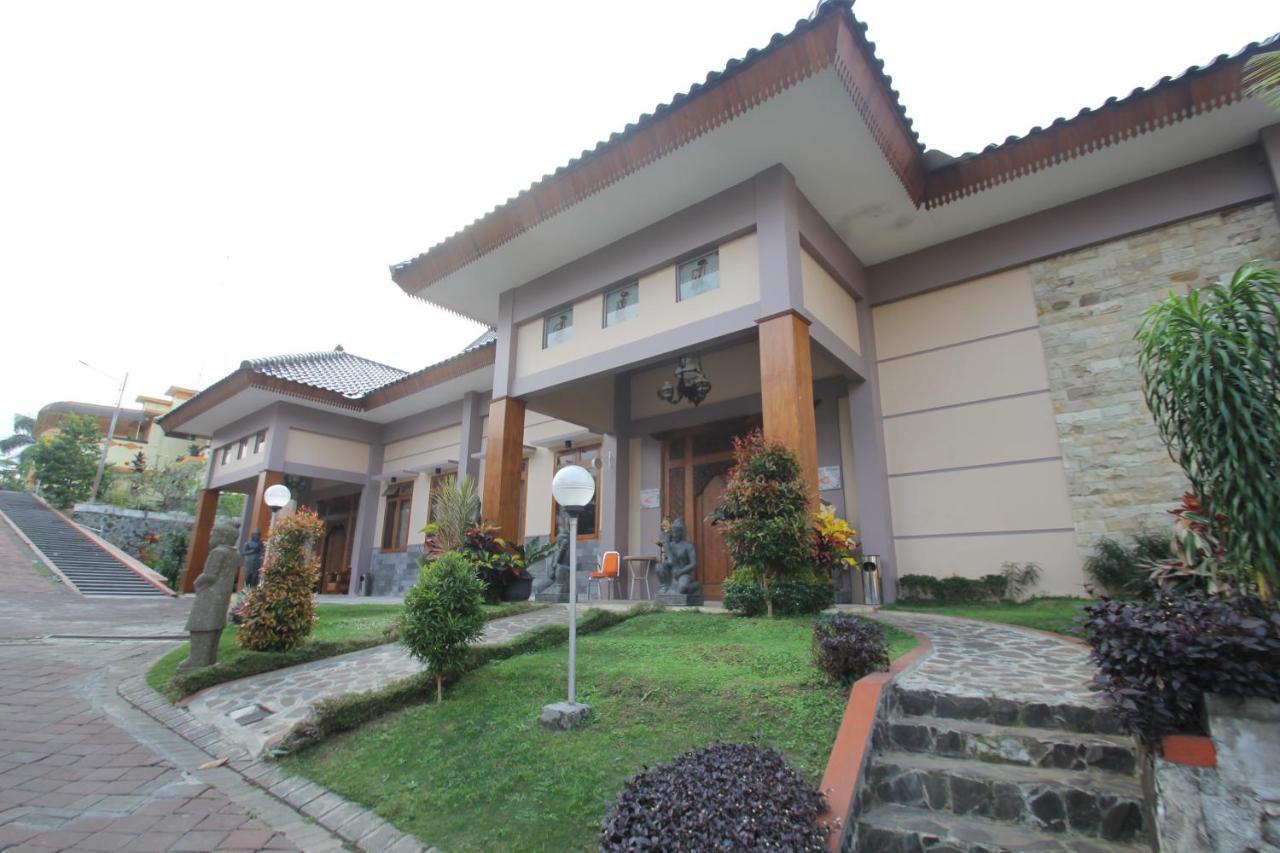 Ciptaningati Hotel Batu  Luaran gambar