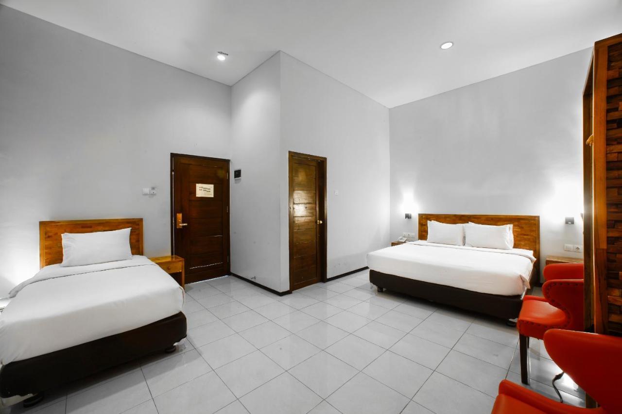 Ciptaningati Hotel Batu  Luaran gambar