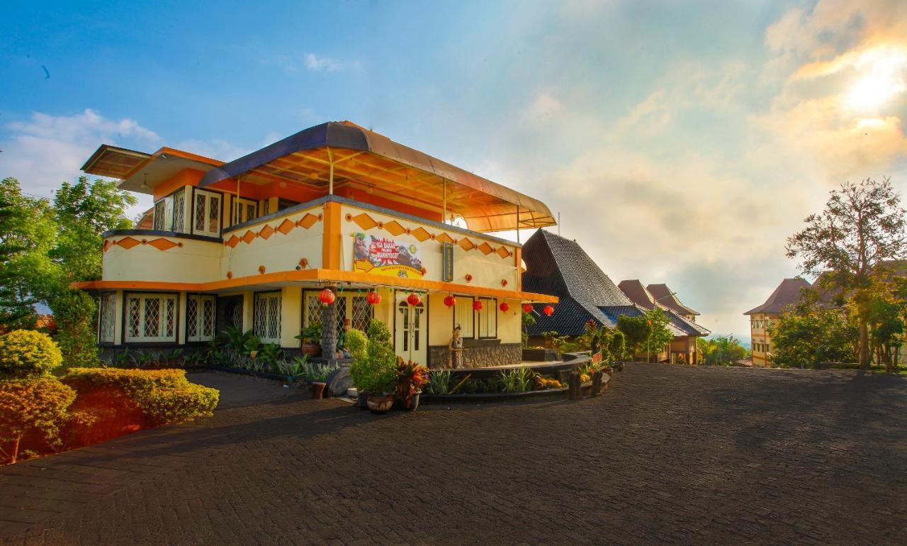 Ciptaningati Hotel Batu  Luaran gambar